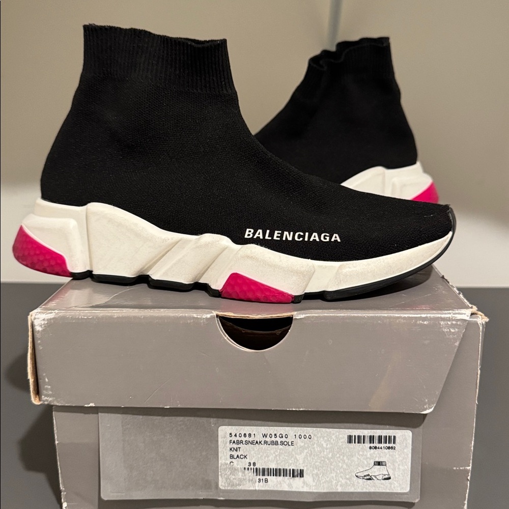 Balenciaga Women's Black and Pink ‘ Speed’ Trainers - Picture 4 of 17